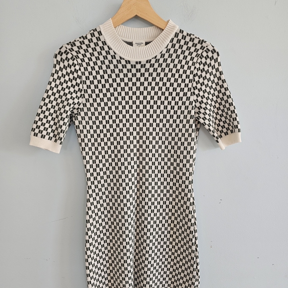 Abercrombie & Fitch Dresses & Skirts - Abercrombie & Fitch Olive Green and White Checkered Sweater Mini Dress Size S